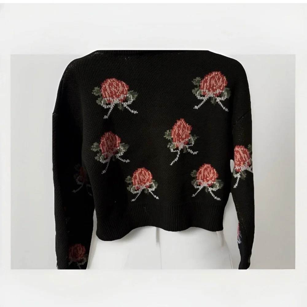 Le Lis Black cropped Sweater with Red Floral Design - Picture 4 of 6
